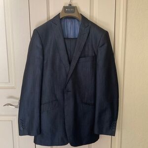 Men’s Suit